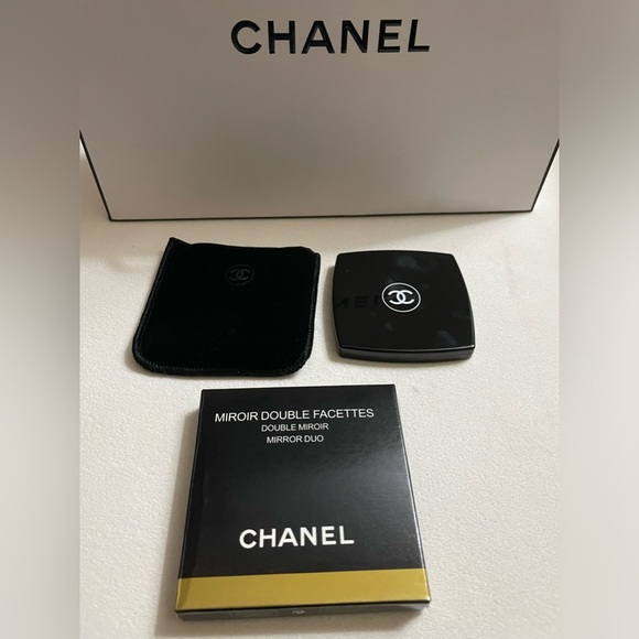 NIB Chanel Double Compact Mirror With Velvet Black Pouch - Picture 1 of 9